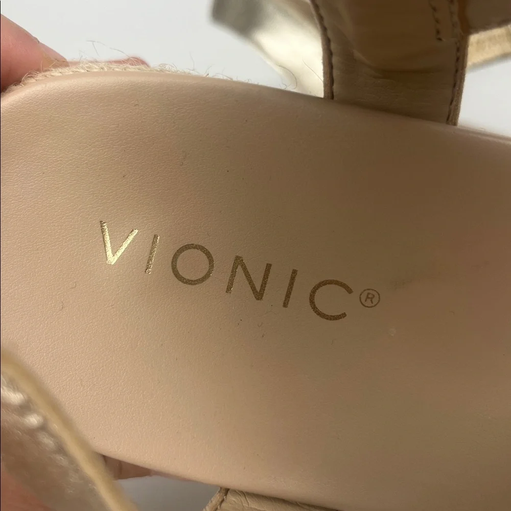 Vionic Calera‎ Metallic Gold Espadrille Wedge Sandals SZ 11